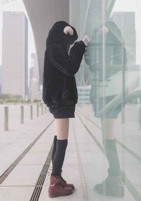 秘书伺候老板玩3p_高清迅雷电影在线